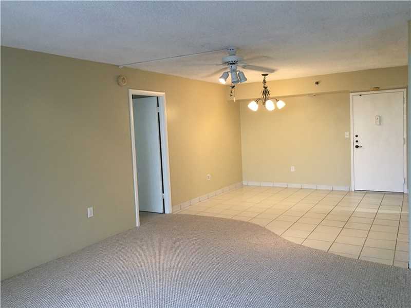 900 East Saint Charles Pl, Pembroke Pines, FL 33026