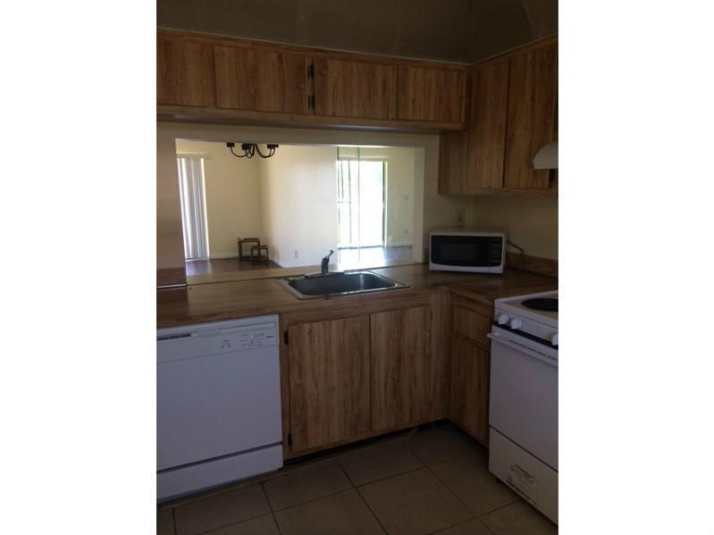 908 Northwest 104th Ave, Pembroke Pines, FL 33026