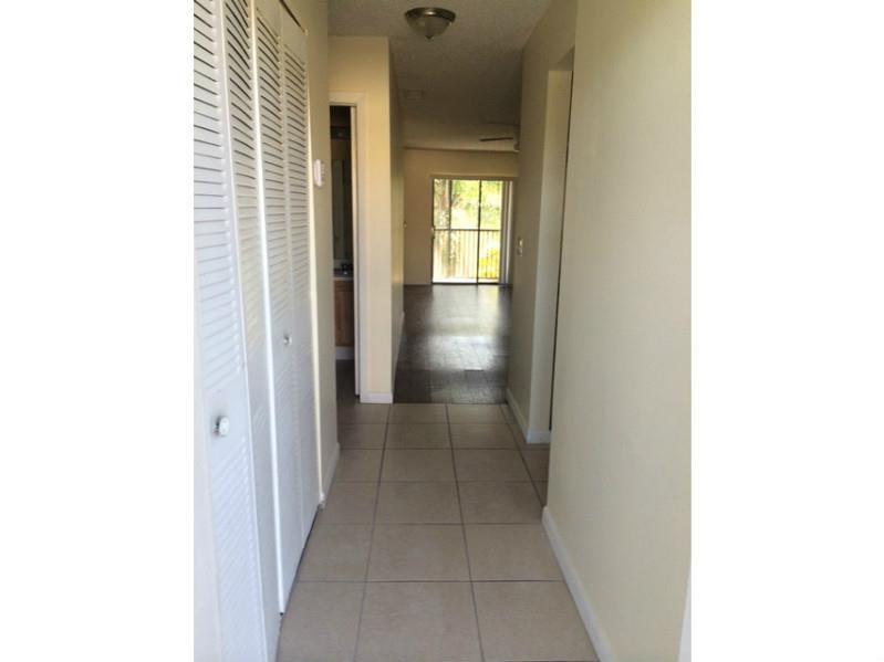 908 Northwest 104th Ave, Pembroke Pines, FL 33026