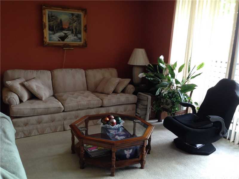 1001Colony Point Cir, Pembroke Pines, FL 33026