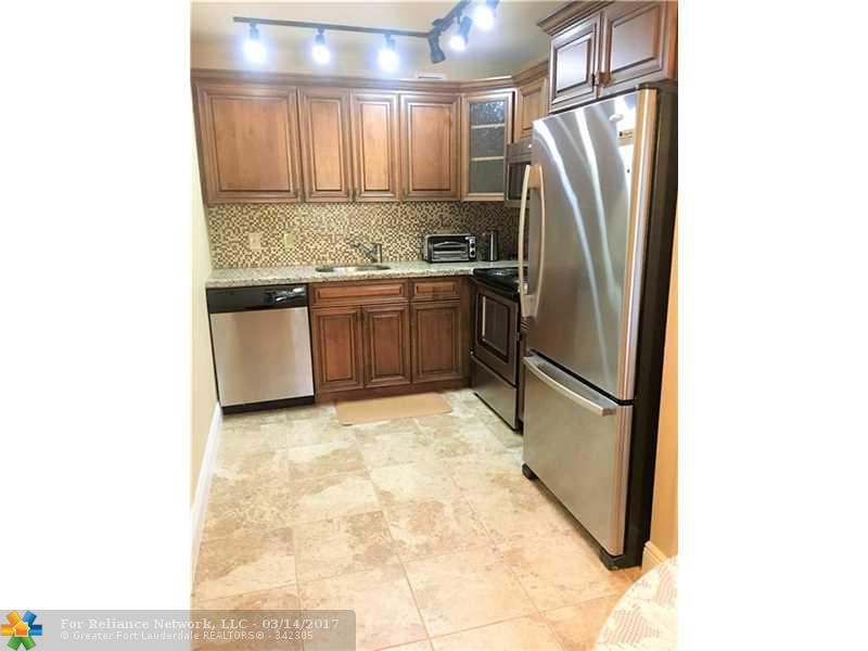 13450 SW 3rd St 116D, Pembroke Pines, FL 33027