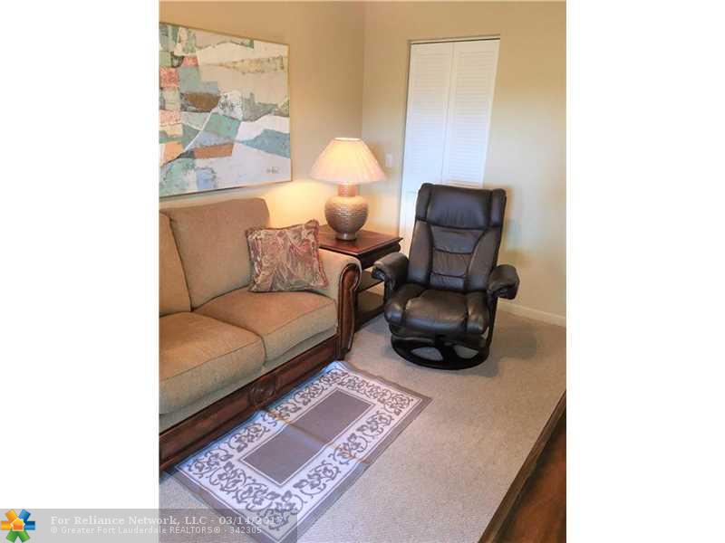 13450 SW 3rd St 116D, Pembroke Pines, FL 33027