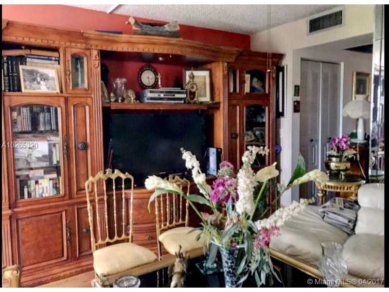 13475 Southwest 9th St, Pembroke Pines, FL 33027
