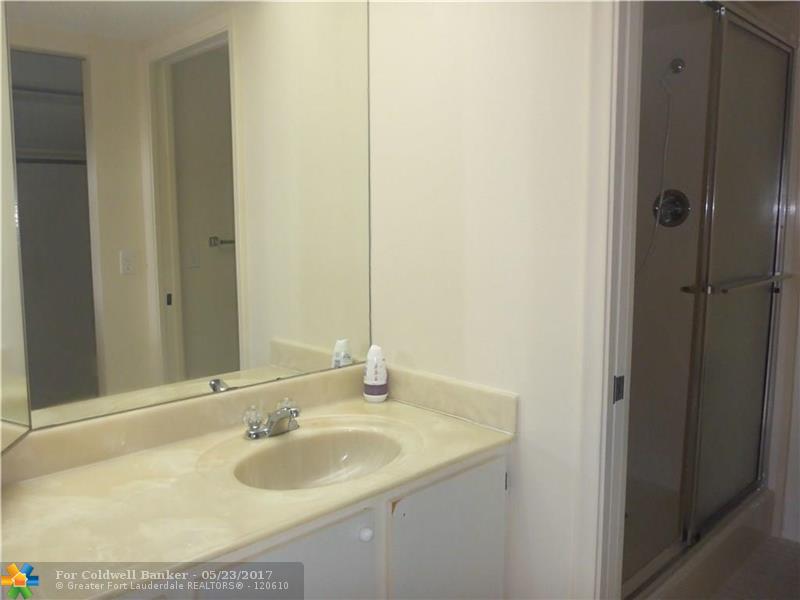 1000 SW 128th Ter, Pembroke Pines, FL 33027
