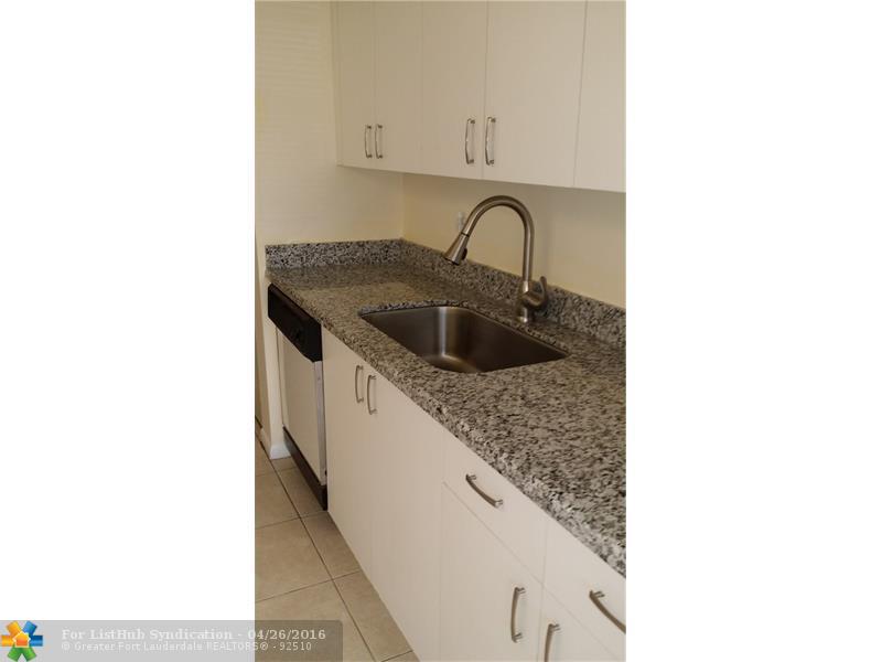 13255 SW 16th Ct 113k, Pembroke Pines, FL 33027