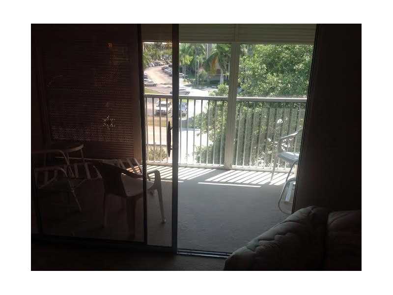 1000 Southwest 128th Ter, Pembroke Pines, FL 33027