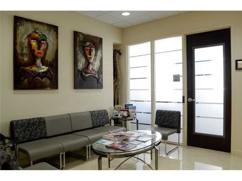15800Pines Blvd, Pembroke Pines, FL 33027