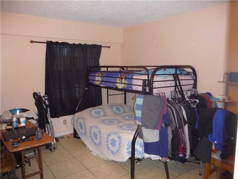 13500 Southwest 1st St, Pembroke Pines, FL 33027