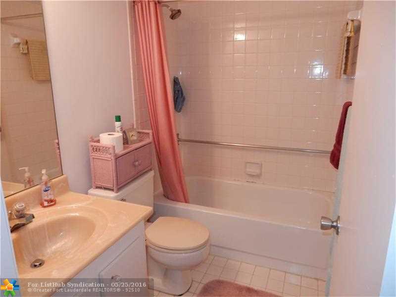 800 SW 131st Ave 214, Pembroke Pines, FL 33027