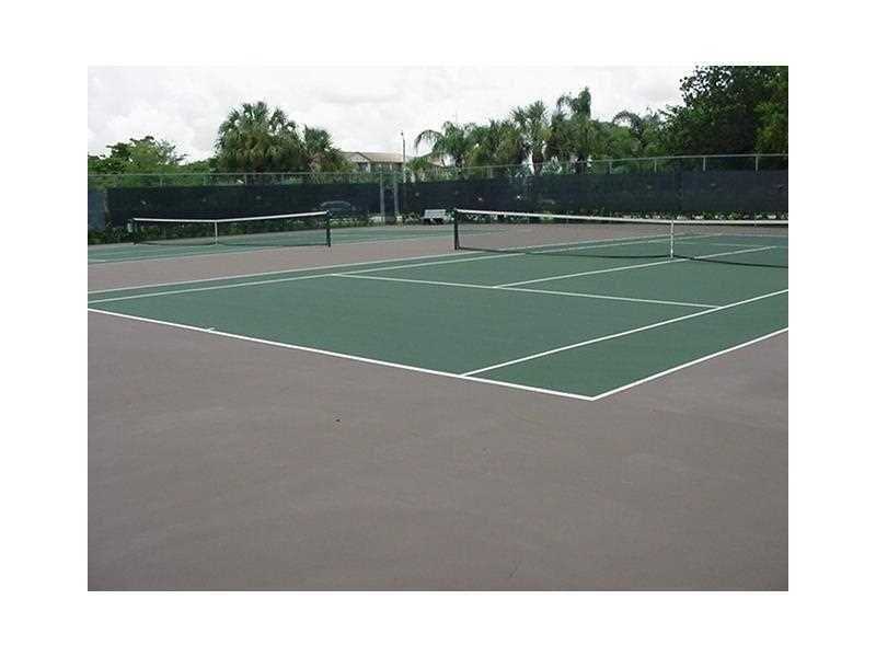 13450 Southwest 3rd St, Pembroke Pines, FL 33027