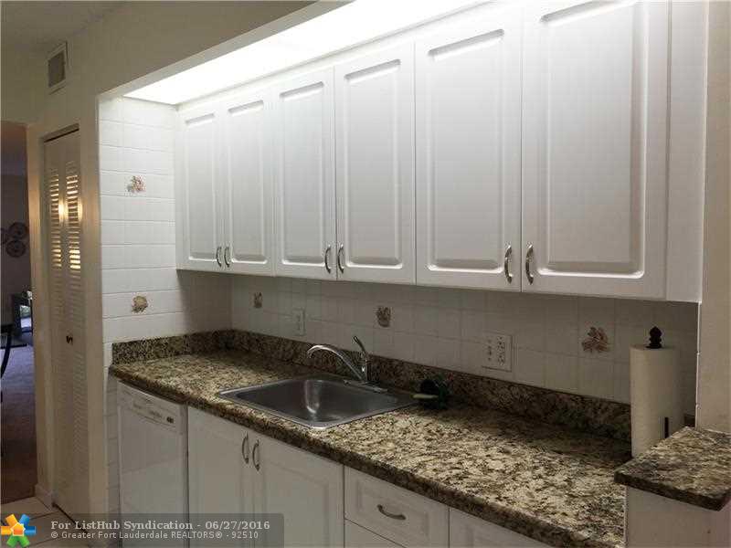 13700 SW 11th St 303A, Pembroke Pines, FL 33027
