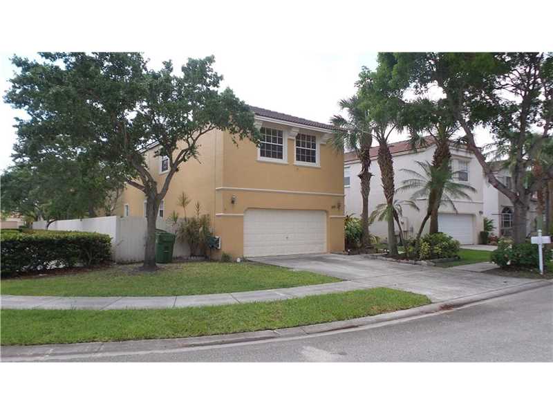 691 Northwest 157th Ln, Pembroke Pines, FL 33028