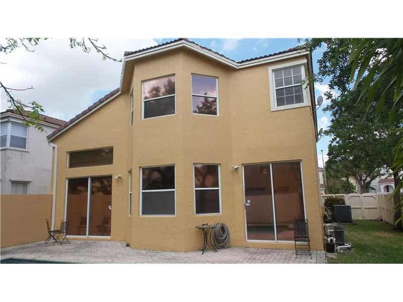 691 Northwest 157th Ln, Pembroke Pines, FL 33028