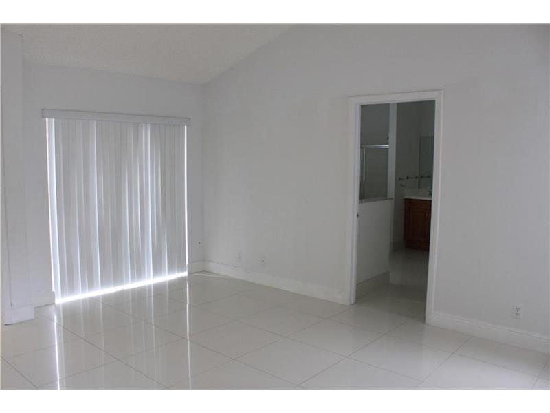16184 Northwest 13th St, Pembroke Pines, FL 33028