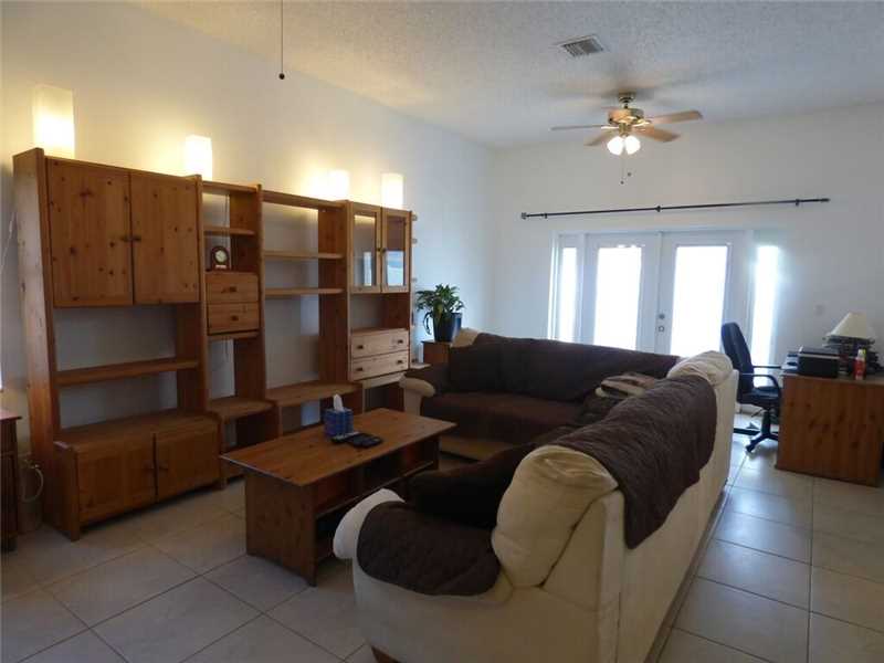 18438 Northwest 10th St, Pembroke Pines, FL 33029