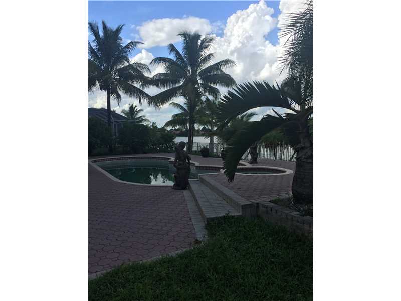 19311 Northwest 8 ST, Pembroke Pines, FL 33029