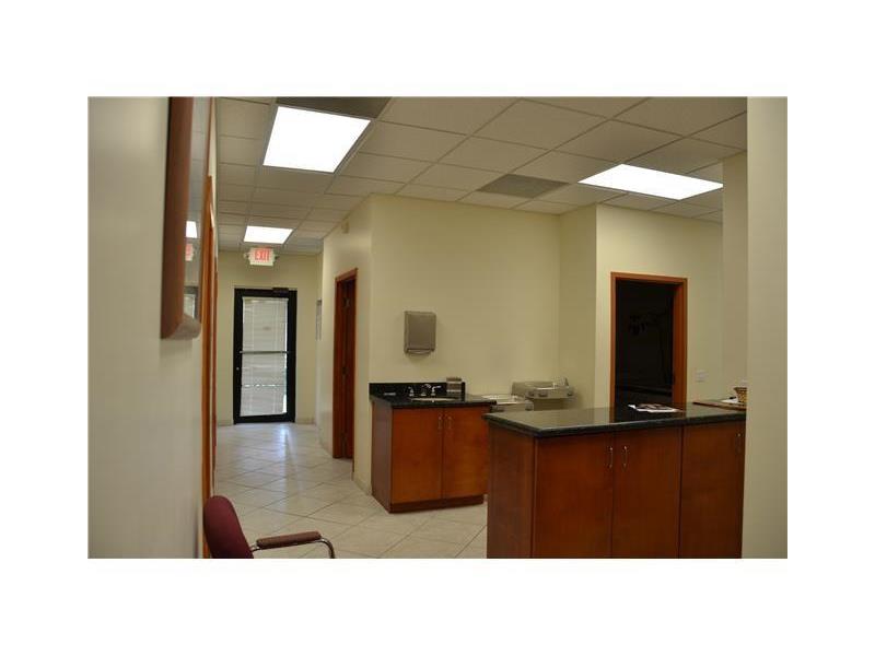 18044 Northwest 6th St, Pembroke Pines, FL 33029