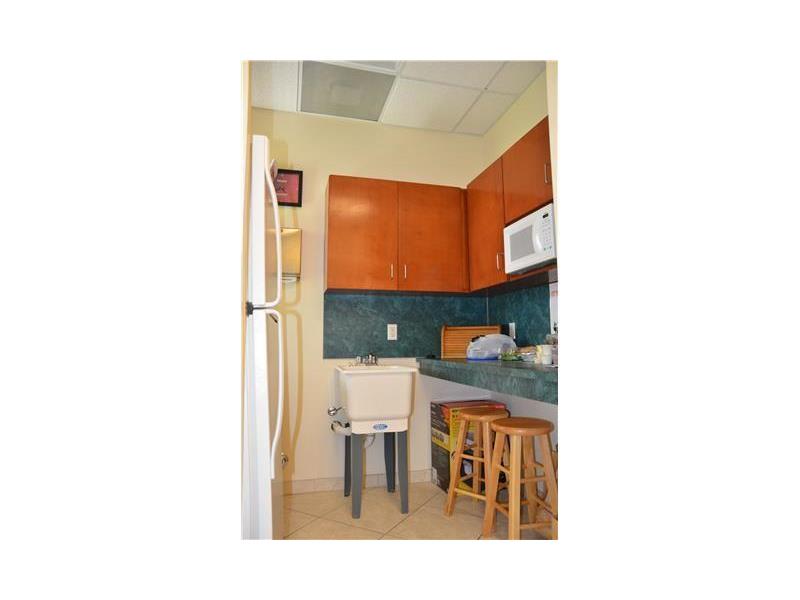 18044 Northwest 6th St, Pembroke Pines, FL 33029