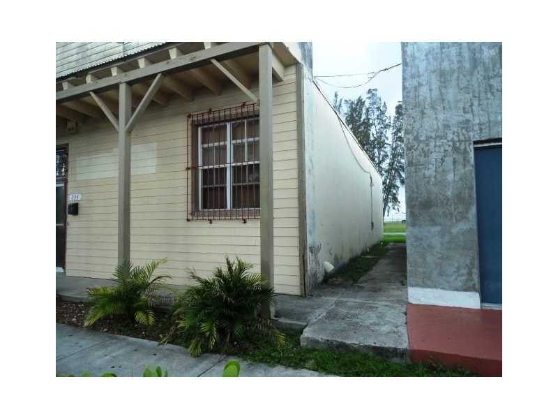 233 SW 4th St, Homestead, FL 33030