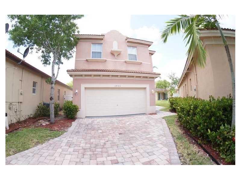 3933 Northeast 11th Dr, Homestead, FL 33033