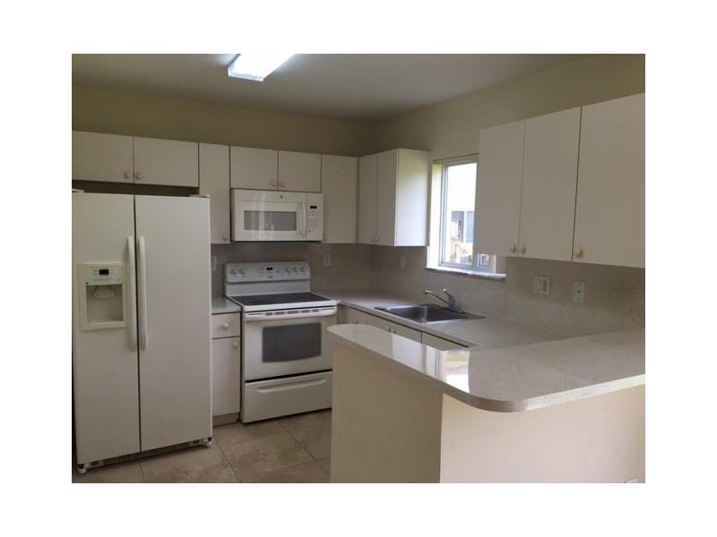 3398 Northeast 9th Dr, Homestead, FL 33033
