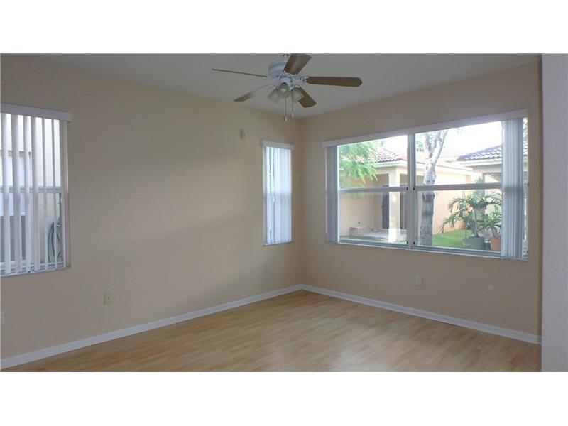 3944 Northeast 12th Dr, Homestead, FL 33033