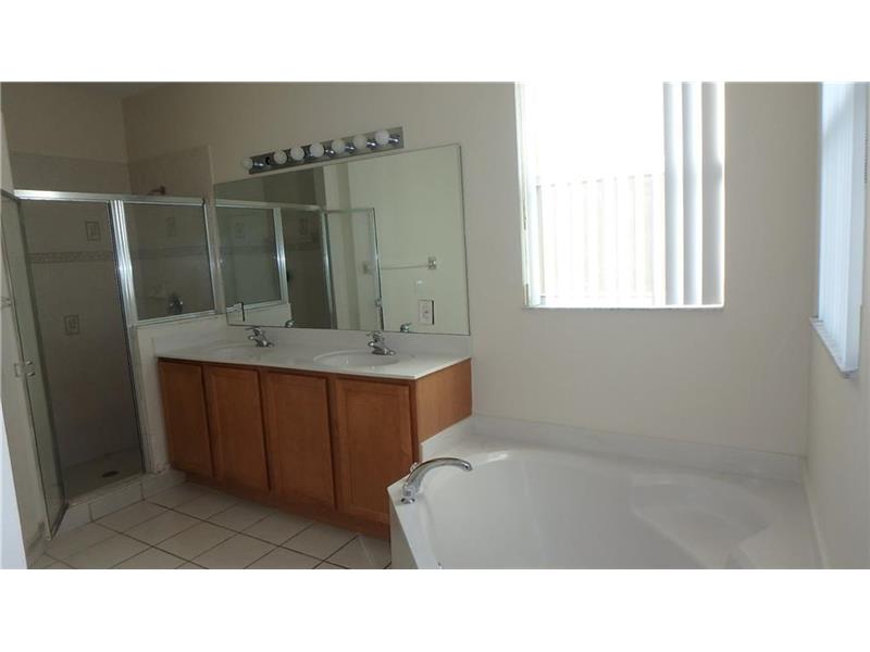 3944 Northeast 12th Dr, Homestead, FL 33033