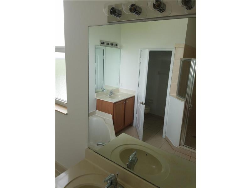 1046 Northeast 30th Ave, Homestead, FL 33033