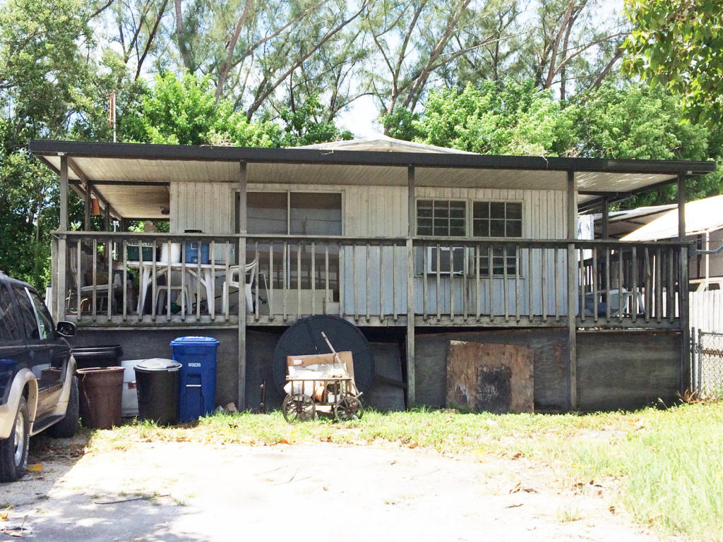 228 Buttonwood Avenue, Key Largo, FL 33037
