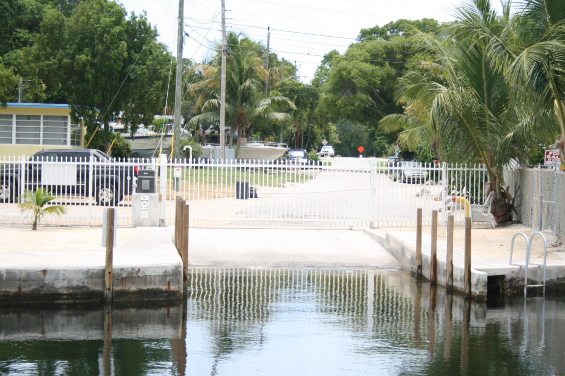 228 Buttonwood Avenue, Key Largo, FL 33037