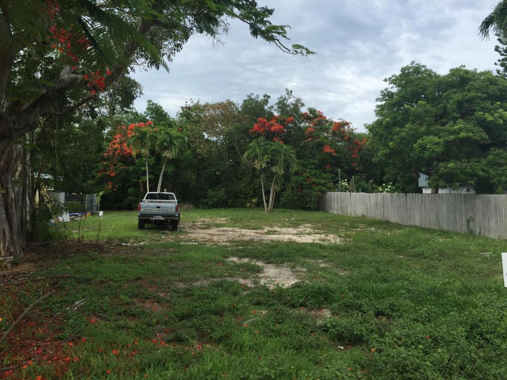 215 Guava Avenue, Grassy Key, FL 33050