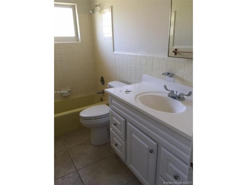 121 Southwest 17th St, Pompano Beach, FL 33060