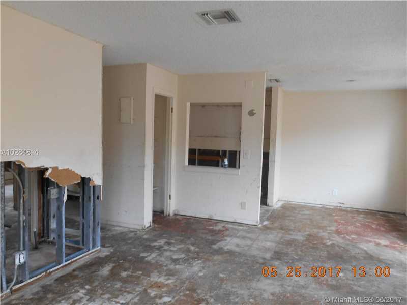 881 Southwest 7th St, Pompano Beach, FL 33060