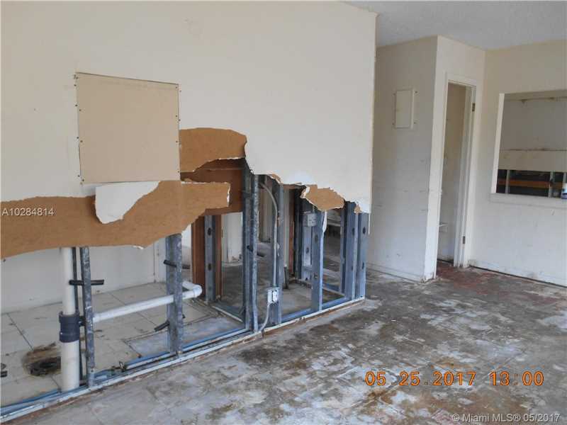 881 Southwest 7th St, Pompano Beach, FL 33060