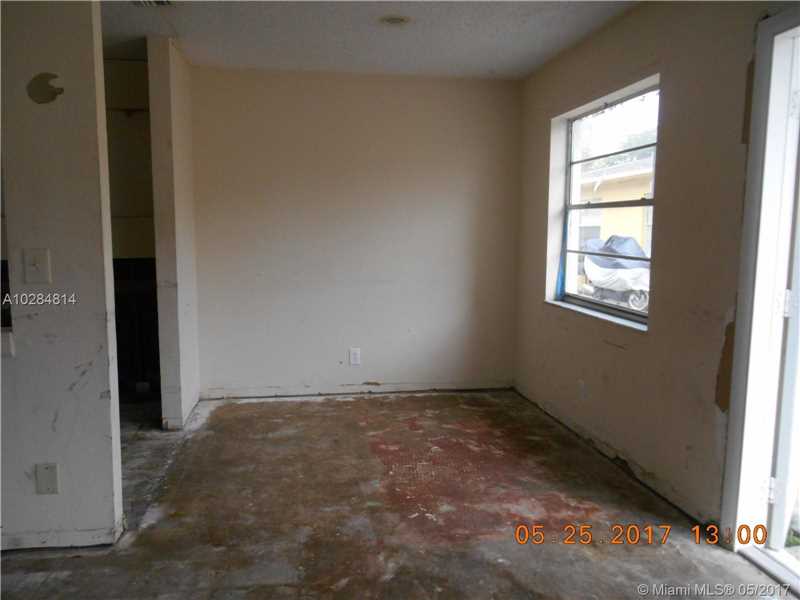 881 Southwest 7th St, Pompano Beach, FL 33060