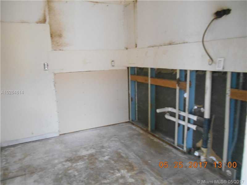 881 Southwest 7th St, Pompano Beach, FL 33060