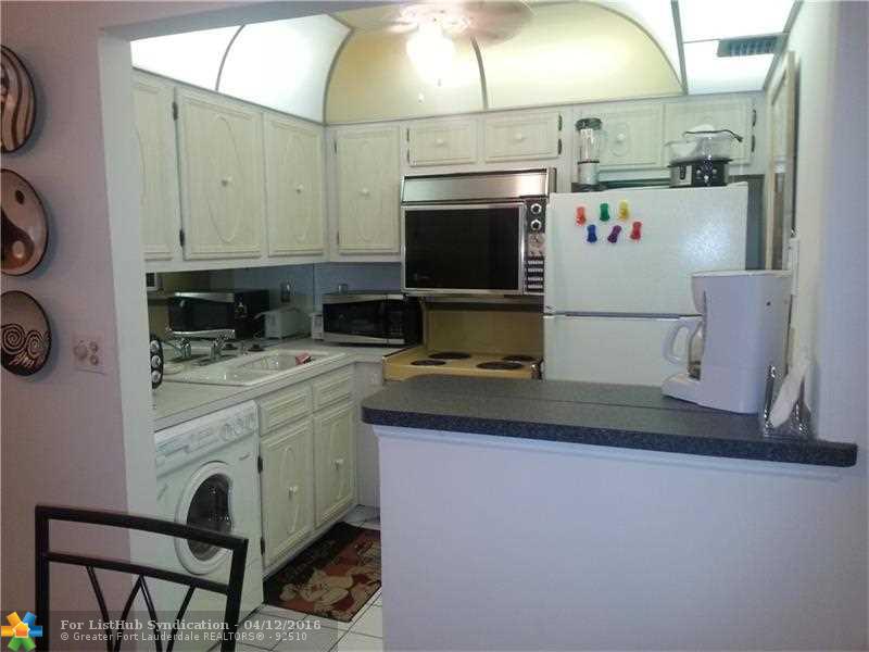 140 Cypress Club Dr. 409, Pompano Beach, FL 33060