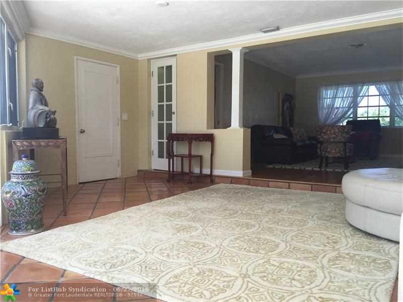 999 SE 6th Ter, Pompano Beach, FL 33060