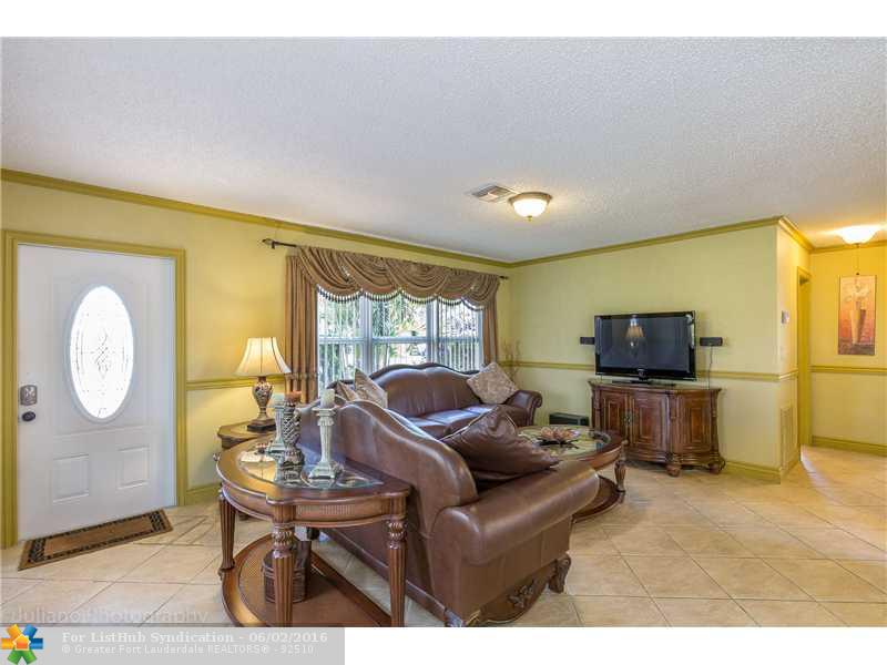 160 SE 12TH ST, Pompano Beach, FL 33060