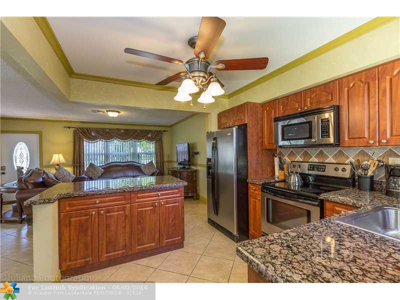 160 SE 12TH ST, Pompano Beach, FL 33060