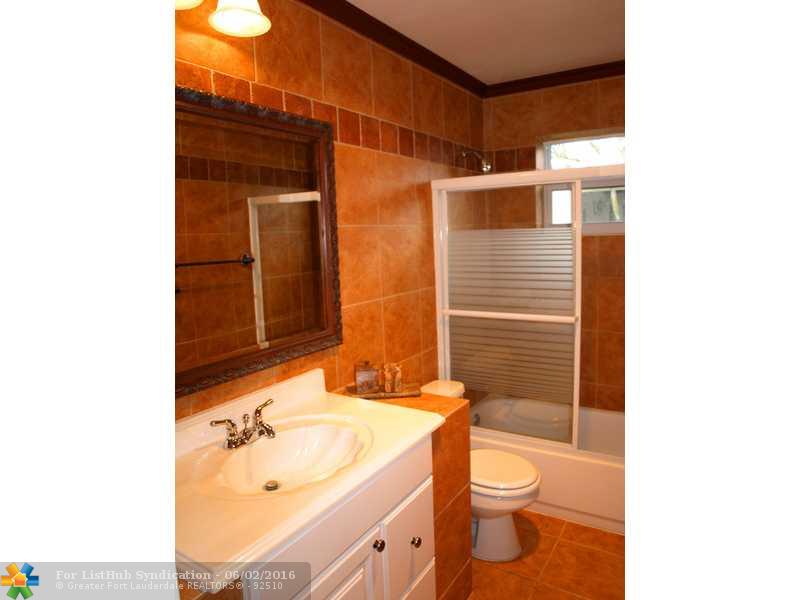 910 SE 5TH AVE, Pompano Beach, FL 33060