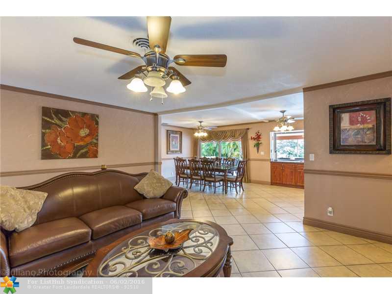 940 SE 10TH CT, Pompano Beach, FL 33060