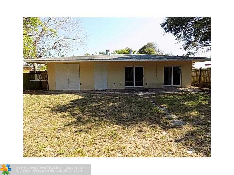 121 NW 21st St, Pompano Beach, FL 33060