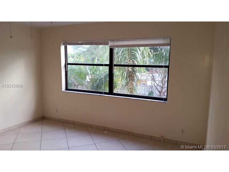 105 South Riverside Dr, Pompano Beach, FL 33062