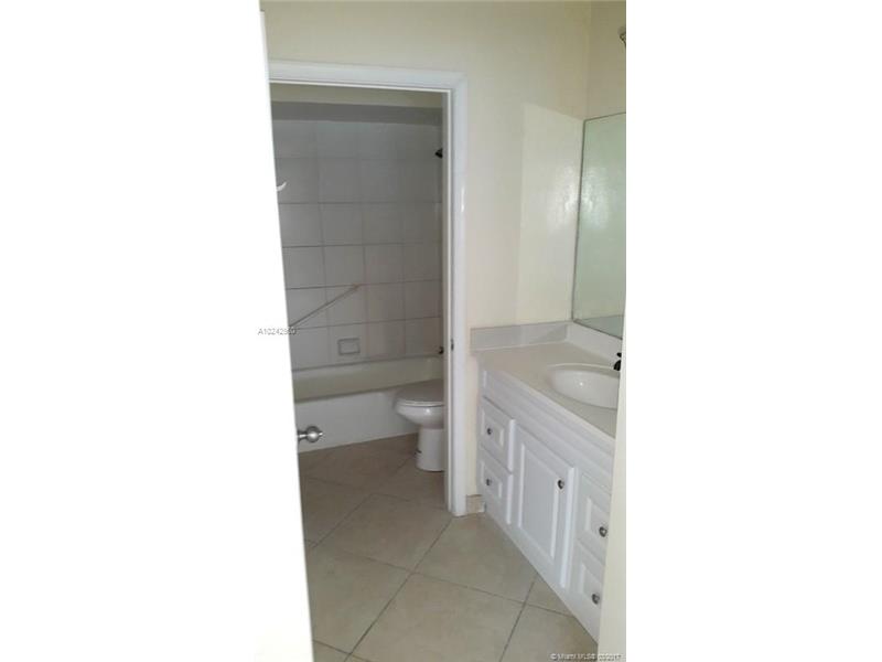 105 South Riverside Dr, Pompano Beach, FL 33062