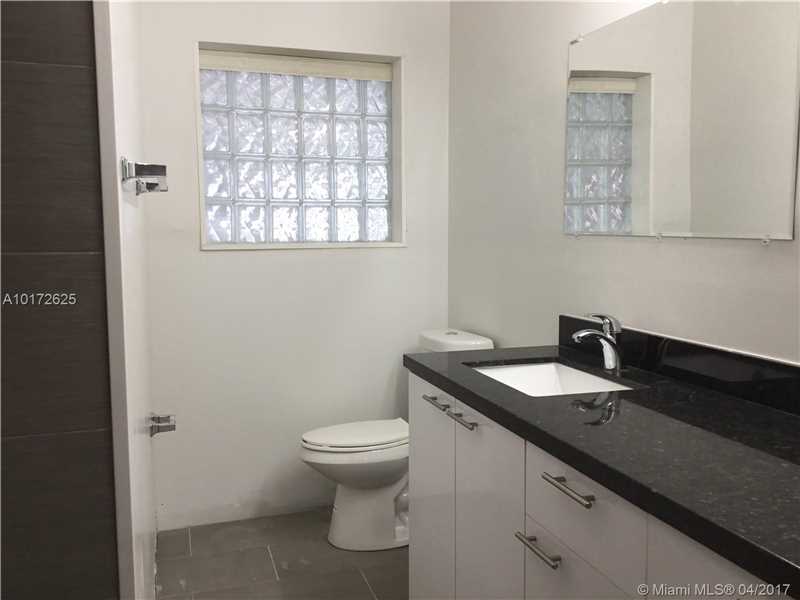 408Sunset Dr, Pompano Beach, FL 33062