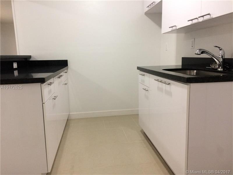 408Sunset Dr, Pompano Beach, FL 33062