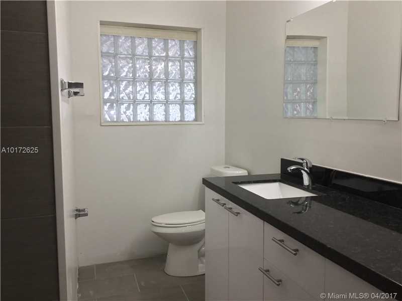 408Sunset Dr, Pompano Beach, FL 33062