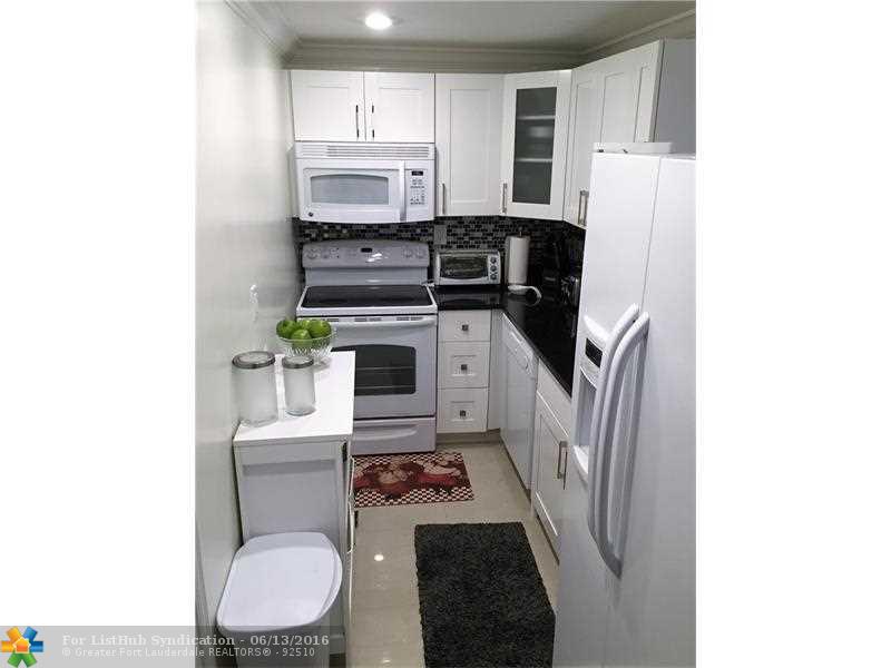 3201 NE 14th Street Cswy 806, Pompano Beach, FL 33062