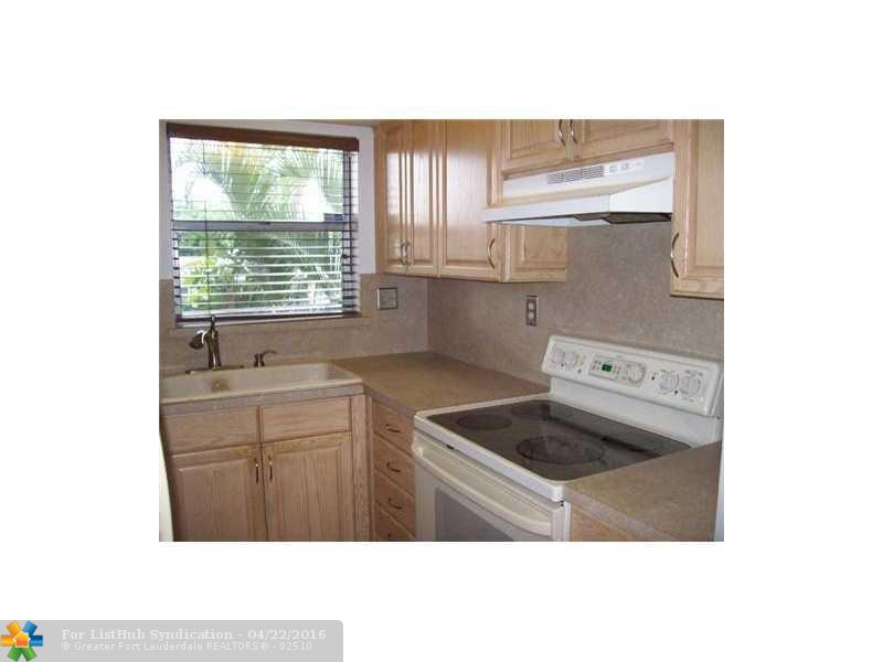 2400 NE 10th St 203, Pompano Beach, FL 33062